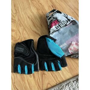 Women’s workout glover size small
